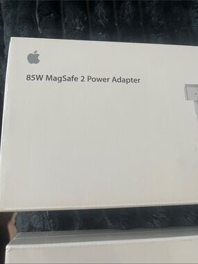 Apple 85W MagSafe 2 Power Adapter - White Box